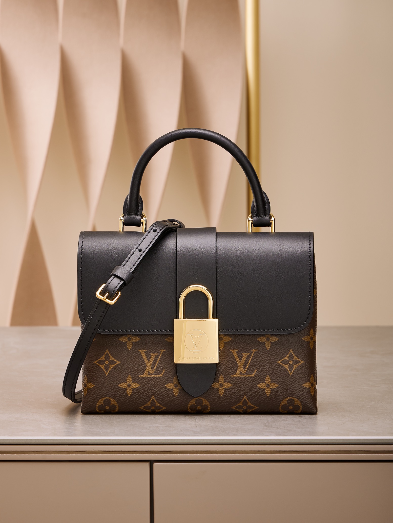 LOUIS VUITTON HANDBAG black mixed Monogram